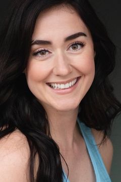 Micah Lynn Hanson interpreta Nurse Kathryn
