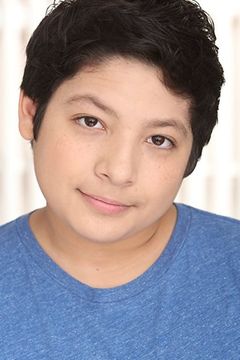 Alonso Alvarez interpreta Elementary Kid