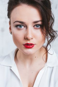 Ingrid Olerinskaya interpreta Vika