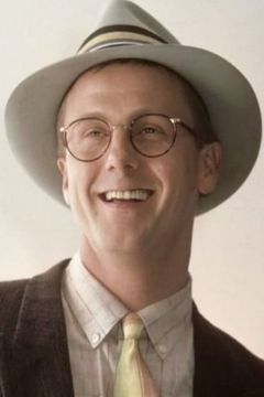 Harry Anderson interpreta Richie Tozier