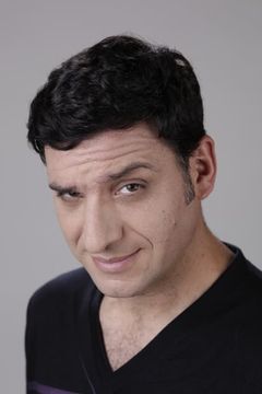 Daniel Campomenosi interpreta Director