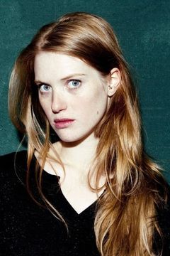 Fleur Geffrier interpreta Waitress