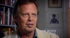 Joe Boyd interpreta Self