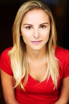 Caley Hayes interpreta Sandy