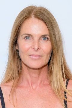 Catherine Oxenberg interpreta Cassandra Barashe