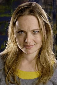 Stephanie Gossger interpreta Steffi