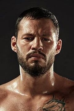 Çağan Atakan Arslan interpreta Enemy Fighter