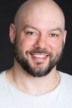 Justin Laramée interpreta Garde de sécurité