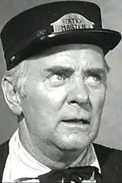 Ted Stanhope interpreta Station Master (uncredited)