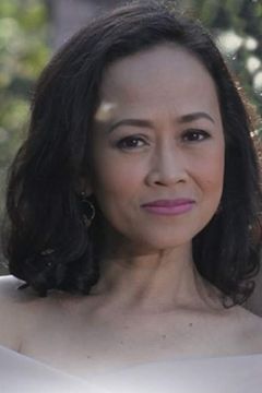 Antonette Garcia interpreta TV Mom