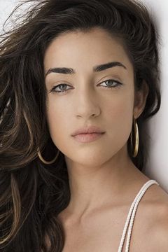 Mimi Davila interpreta Brooklyn Visions Student (voice)