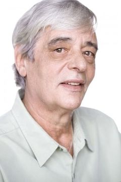 Robert Brewster interpreta Guy #1