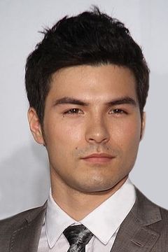 Rhydian Vaughan interpreta Chen Dong