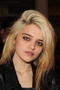Sky Ferreira interpreta Baby's Mom