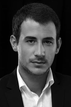 Nicholas Jacob interpreta Joshua
