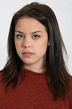 Salomé Dewaels interpreta Coralie