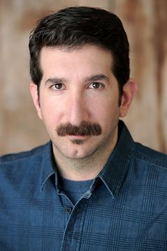 David Lengel interpreta Mr. Ice Cream Agent