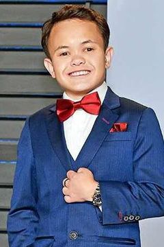 Sam Humphrey interpreta Charles Stratton