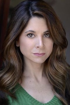 Tara Jones interpreta News Anchor