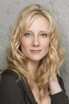 Anne Heche interpreta Patricia Campbell