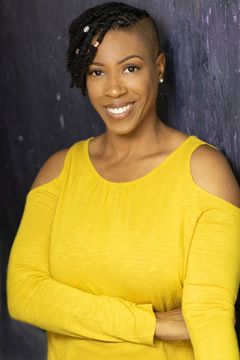 Marcenae Lynette interpreta Joy Robbins