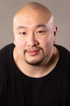 Jon Xue Zhang interpreta Russian Captain #3