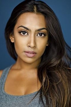 Melinda Shankar interpreta Bella
