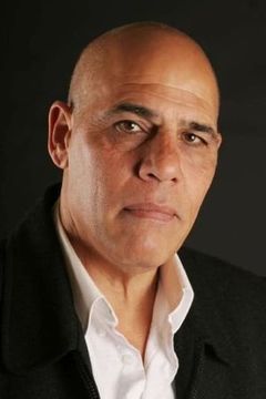 Uri Gavriel interpreta George Berri