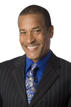 Phil Morris interpreta Sweet (voice)