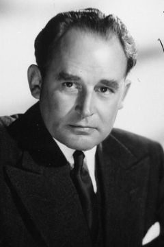 Geoffrey Keen interpreta Minister of Defence