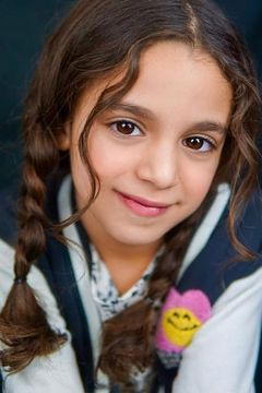 Evelyn Anne Bulls interpreta Child (Coffee Shop)