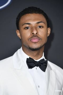 Diggy Simmons interpreta Doug