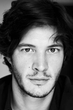 Éric Bruneau interpreta Liam Bouchard