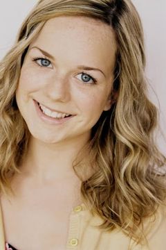 Abigail Mavity interpreta Teenage Hanna Roberts
