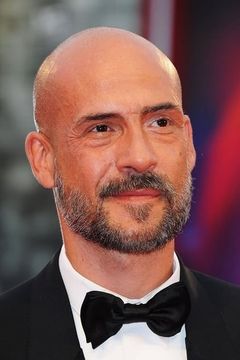 Gianmarco Tognazzi interpreta Gianni Buridano