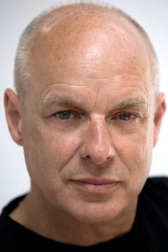 Brian Eno interpreta himself