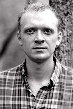Joe T. Blankenship interpreta Alan Leeds