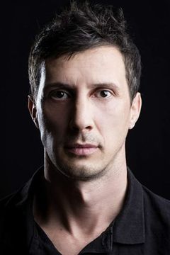 Attila Vajda interpreta Sagwa