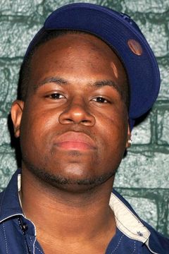 Jermaine Williams interpreta Hamilton Burgess