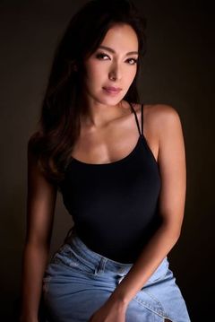 Sarika Choy interpreta Prenatal coach
