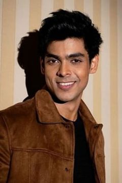 Aditya Nanda interpreta Angad