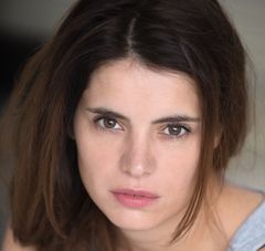 Aurore Erguy interpreta Zoe