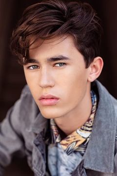 Nolan Gross interpreta Young Ham