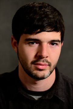 Thomas Burke interpreta Retrieval Bay Tech