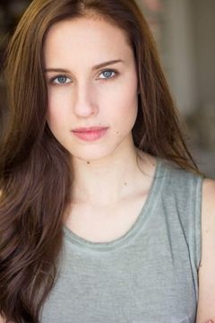 Mary Alice Risener interpreta Lexi