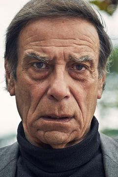 Marino Masé interpreta Richard