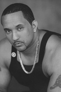 Lance Gibson interpreta Spike