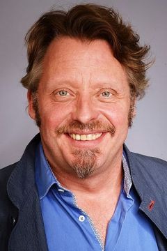 Charley Boorman interpreta Ed's Boy