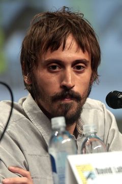 Niko Nicotera interpreta Hammer / Chop Shop Thug