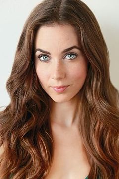 Lyndon Smith interpreta Skye